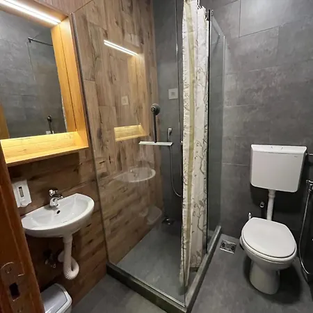 Terasa Hostel *