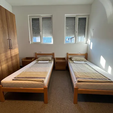 Terasa Hostel *
